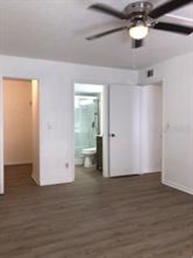 Building Photo - Remodeled 2 Bedroom, 2 Bath Condo in The P...