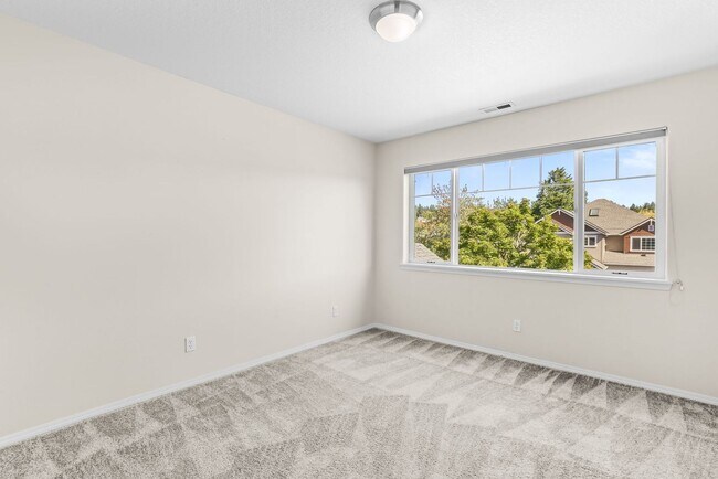 Building Photo - FOR RENT: CORNER LOT, Immaculate, lovely and spacious home - 5 bed, 3 bath + bonus room with 3-ca...