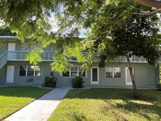 Building Photo - 63 Easthampton C