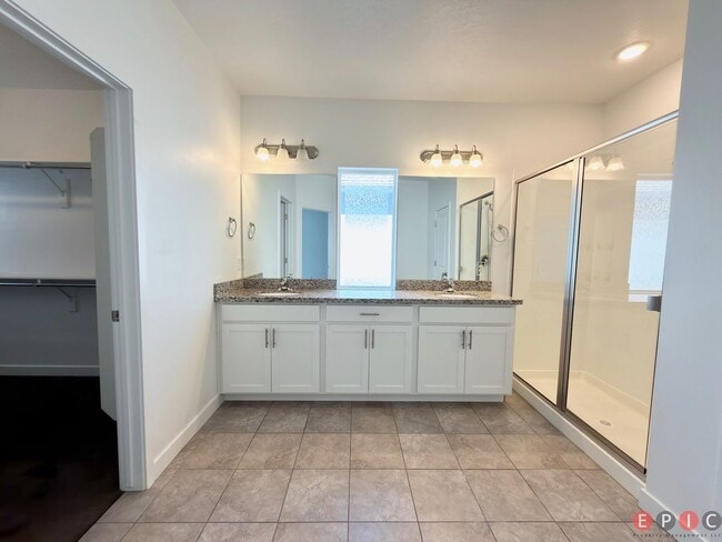 Building Photo - Beautiful Home in Lehi