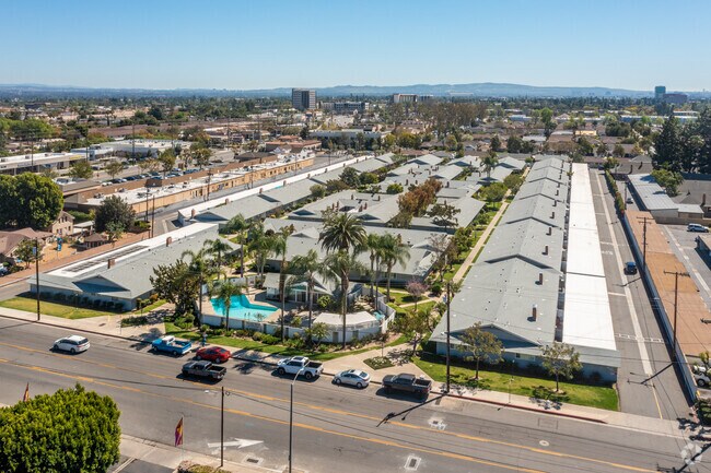 Aerial Photo - Woodlyn North Condominiums