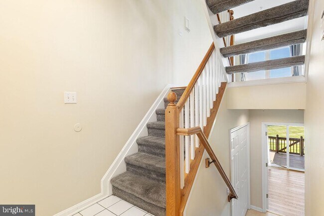 Building Photo - 400 Schooner Way