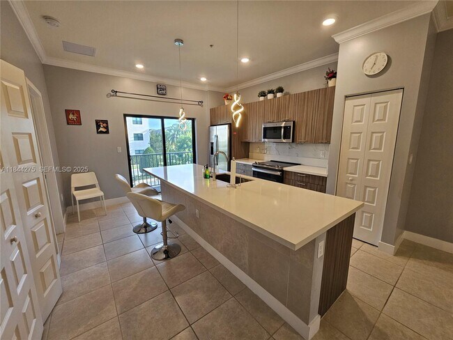 Building Photo - 7905 NW 104th Ave