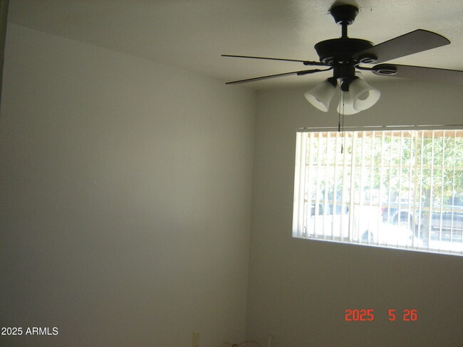 Building Photo - 414-416 Reizen Dr