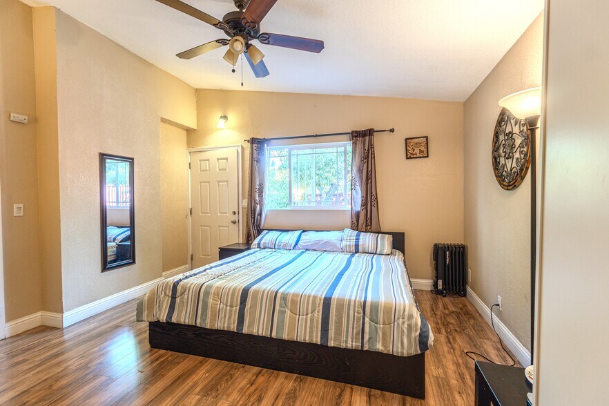 Unit 2 - 4944 Narvaez Ave