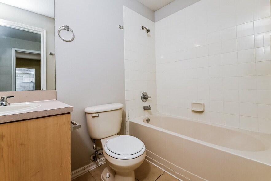 Building Photo - 11351 Coconut Island Dr