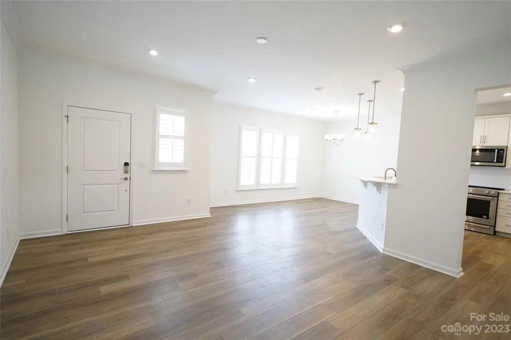 Building Photo - Room in Townhome on Lani Dr