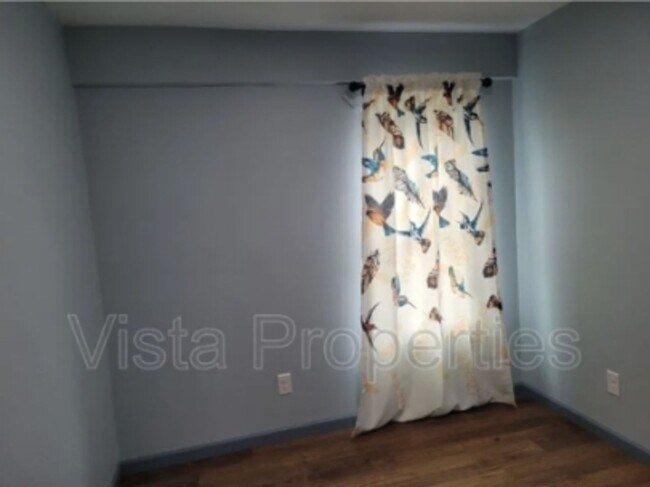 Building Photo - 40216