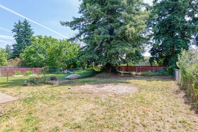 Building Photo - Woodstock 3 Bedroom Single Family Home