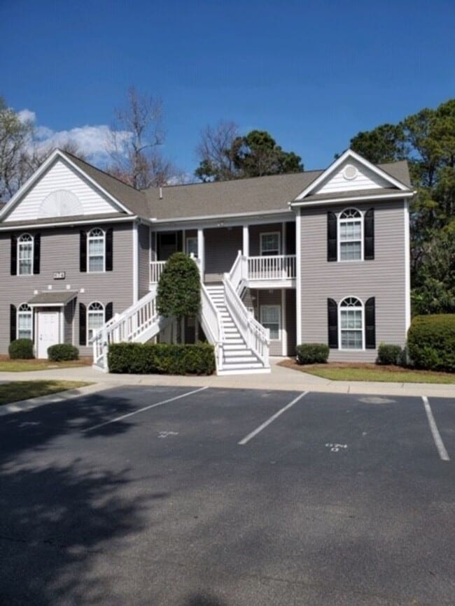 Building Photo - 674 Algonquin Dr
