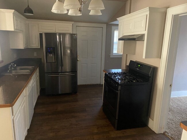 Primary Photo - 3 Bedroom and 2 Bath in Durrant