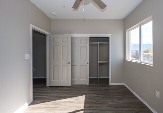 Building Photo - 247 US 550
