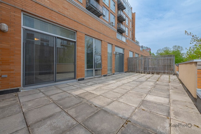 Building Photo - 1720 Oak Ave