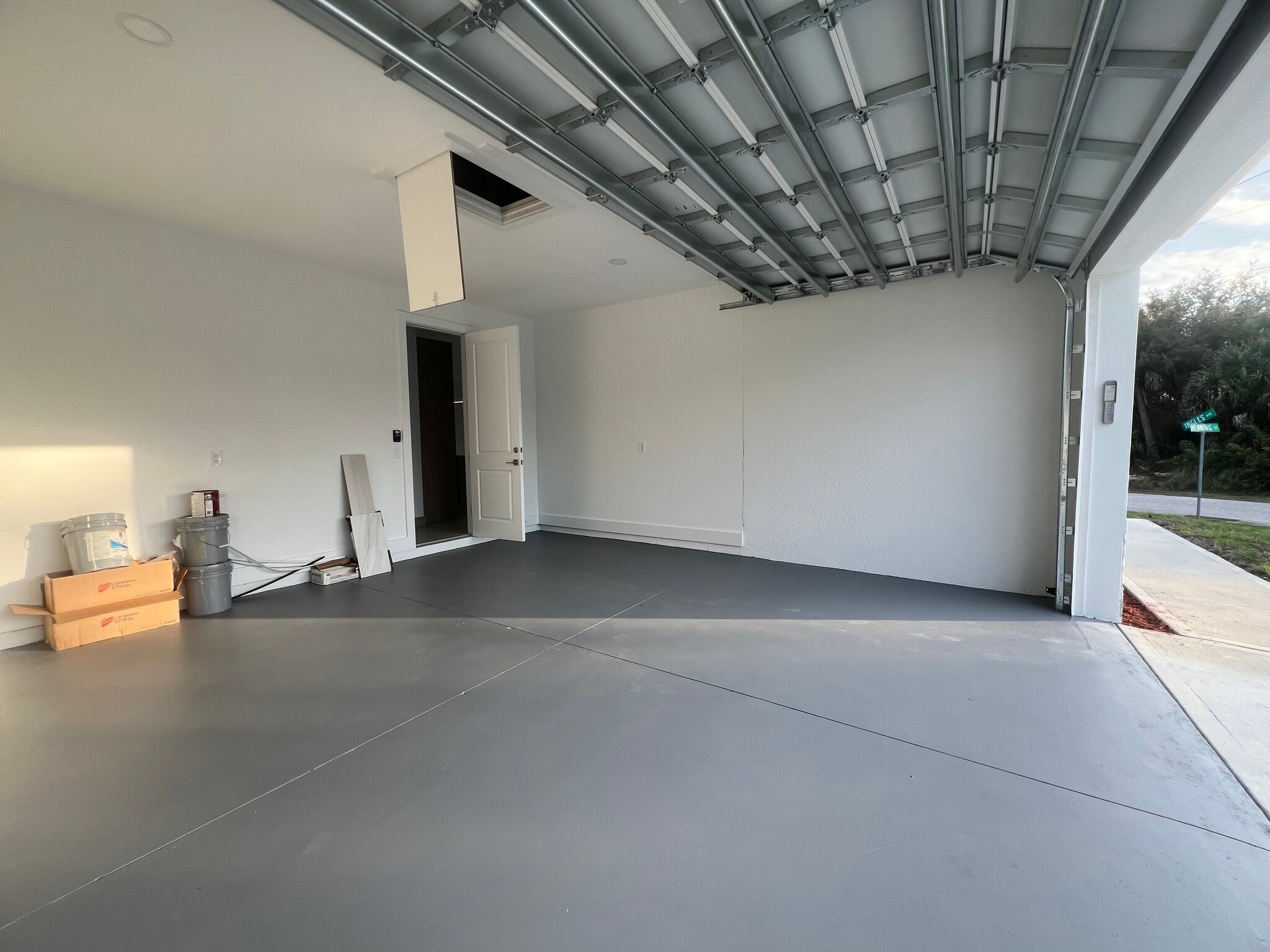 Building Photo - 1470 Henning St