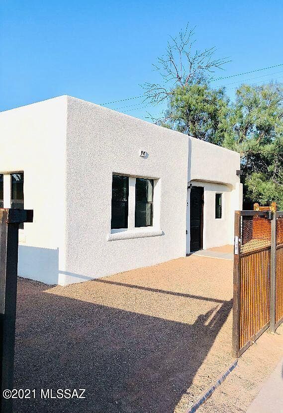 Building Photo - 1102 W Erie St