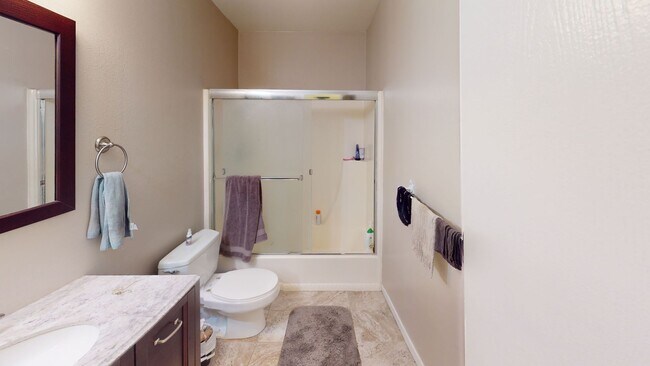 Building Photo - 3 bed, 2.5 Bath Townhome Near Cal Poly!