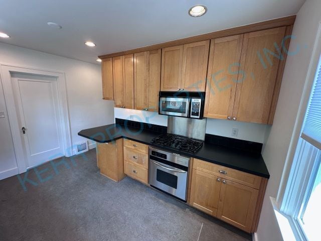 Building Photo - 110 NE 71st Ave