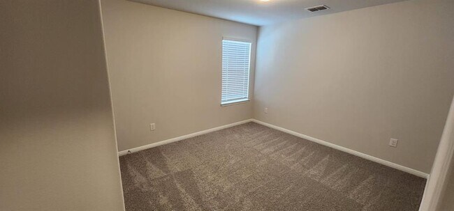 Building Photo - 1033 Legend Milton Ln