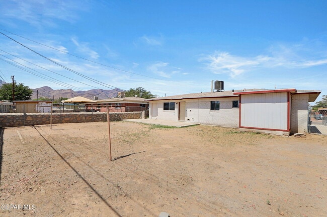 Building Photo - 4948 Aiken Ln