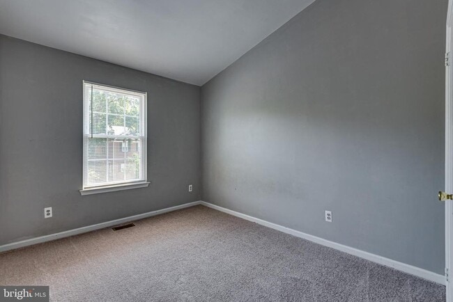 Building Photo - 8508 Blue Bird Woods Ct