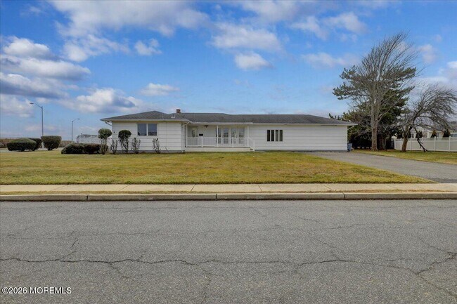 Building Photo - 8 Pullman Ave