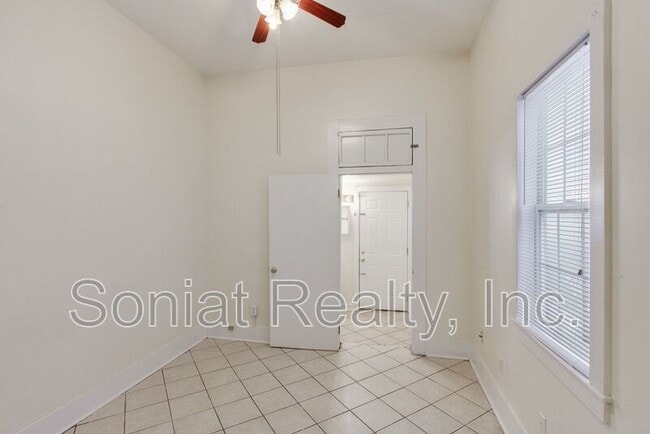 Building Photo - 8409 Cohn St