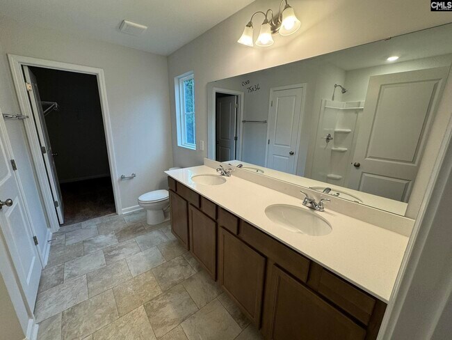 Building Photo - 3026 Hallsdale Dr