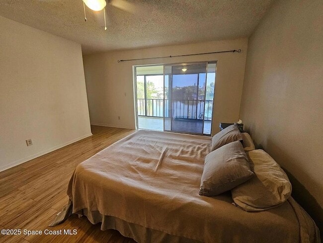 Building Photo - 435 Dove Ln