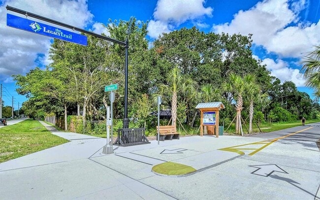 Building Photo - 4140 Central Sarasota Pkwy