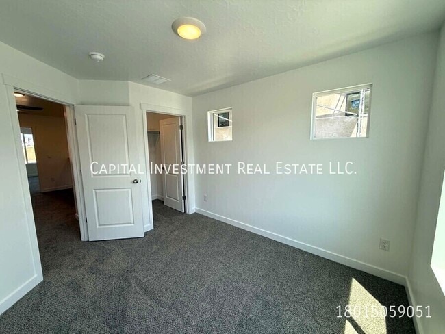 Building Photo - 4351 N 325 E