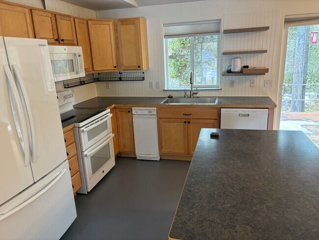 Building Photo - 55803 Snow Goose Rd