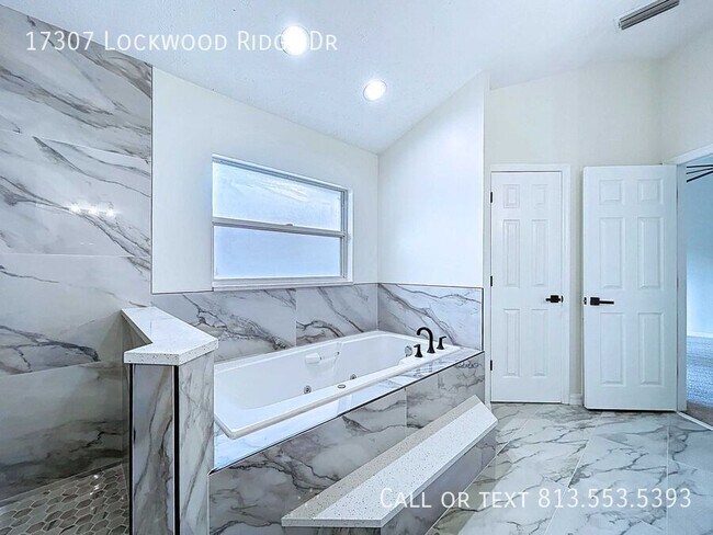 Building Photo - 17307 Lockwood Ridge Dr