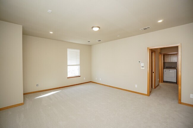 Building Photo - 228 Willard St