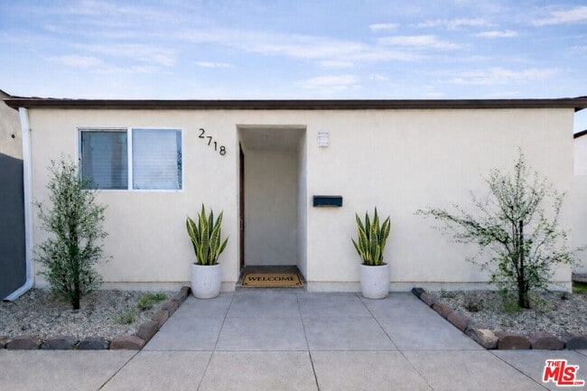 Building Photo - 2718 W 70th St