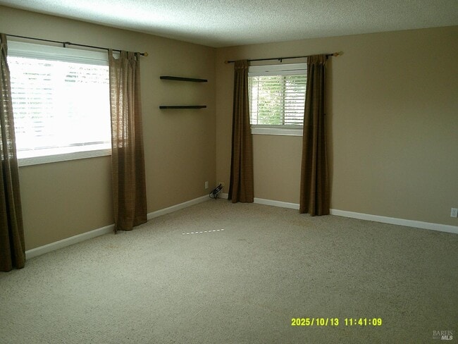 Building Photo - 725 Devonshire Ct