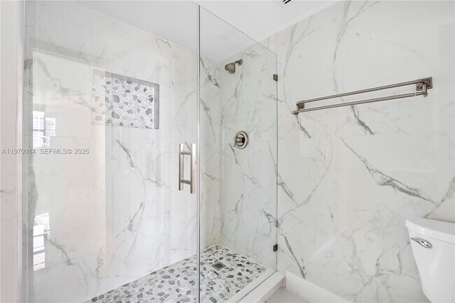 Building Photo - 336 N Birch Rd