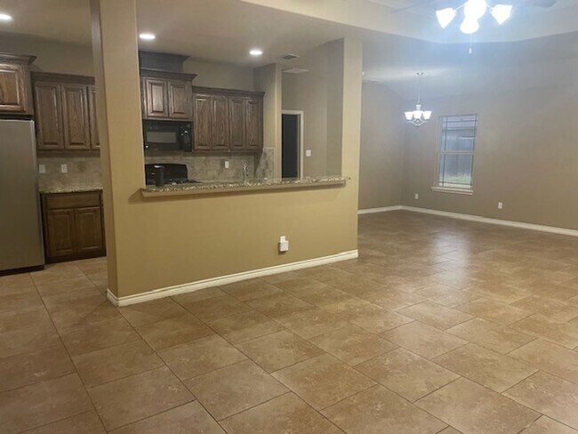 Building Photo - 1106 Pine Hollow Ln