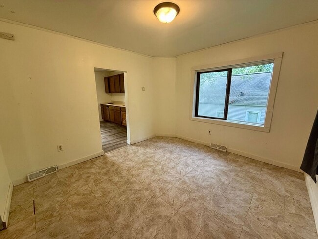 Building Photo - 4 Bed 2 Bath Single Family Home in Wausau