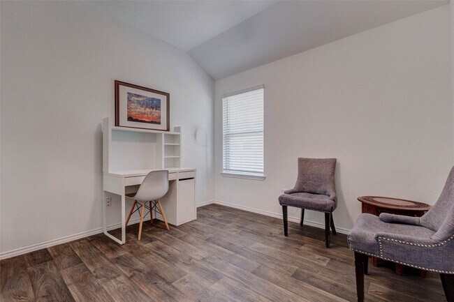 Building Photo - 2407 S Colosseum Ct