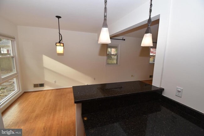 Building Photo - 2622 Shelby Ln