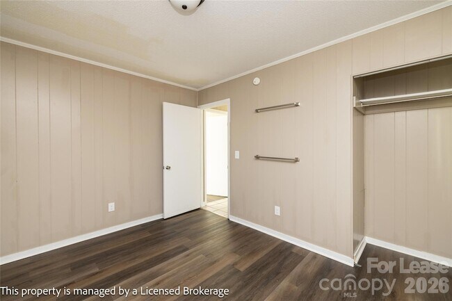 Building Photo - 145 Brentwood Dr