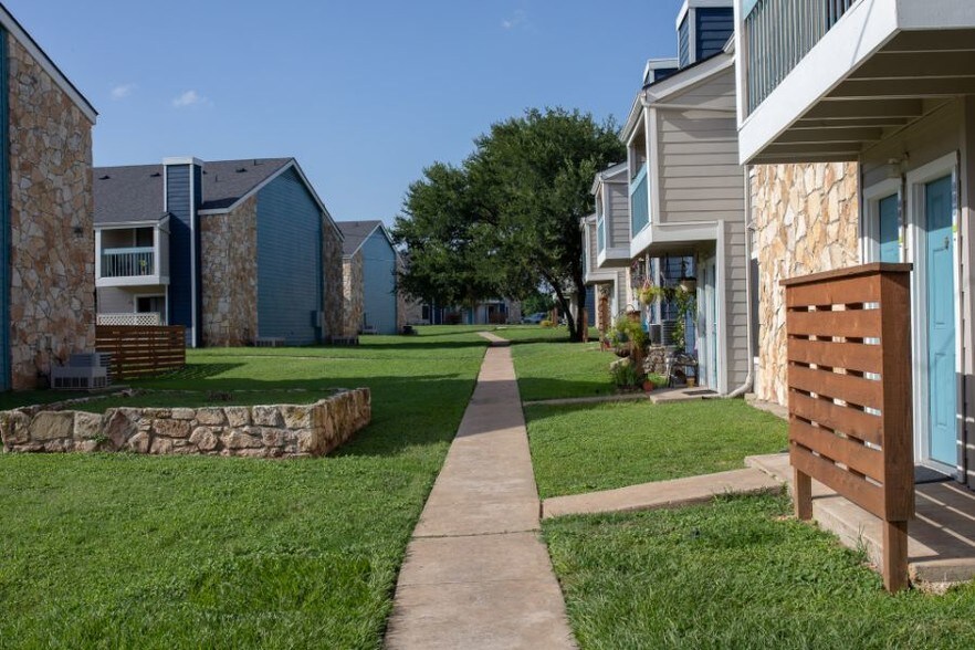 302 North 302 Apple Creek Dr TX 78626 Apartment Finder