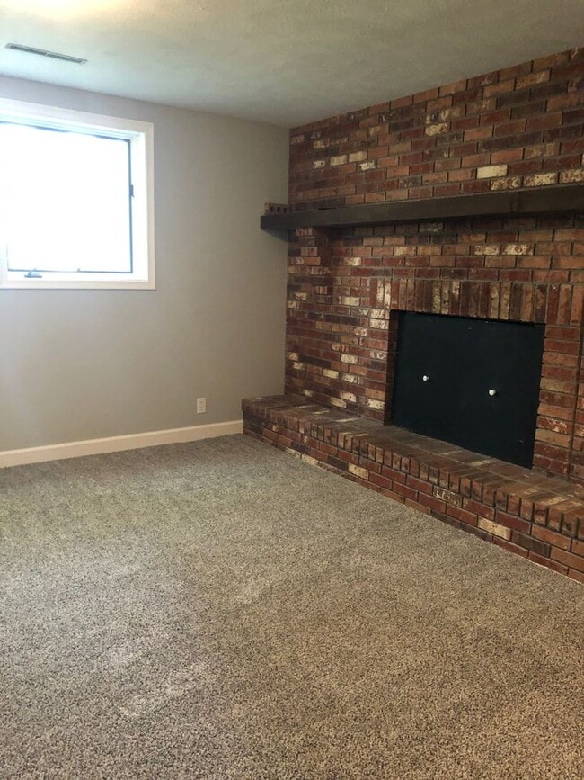 Building Photo - 3 bedroom house in Papillion