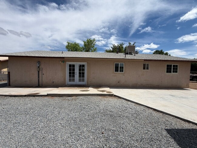 Building Photo - 3 Bedroom Single Story Home Available Near E Main Street & Hwy 314 SW in Los Lunas!