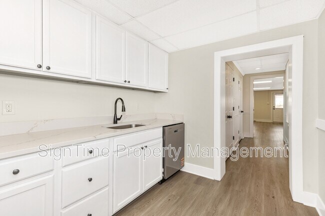 Building Photo - 152 E South St