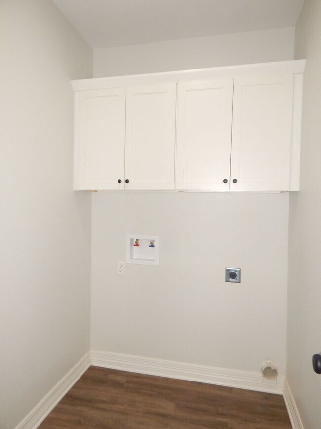 Building Photo - Whitehouse ISD! Gorgeous 4 Bedroom, 2 Bath...