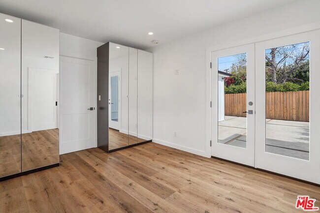 Building Photo - 4130 Verdugo View Dr