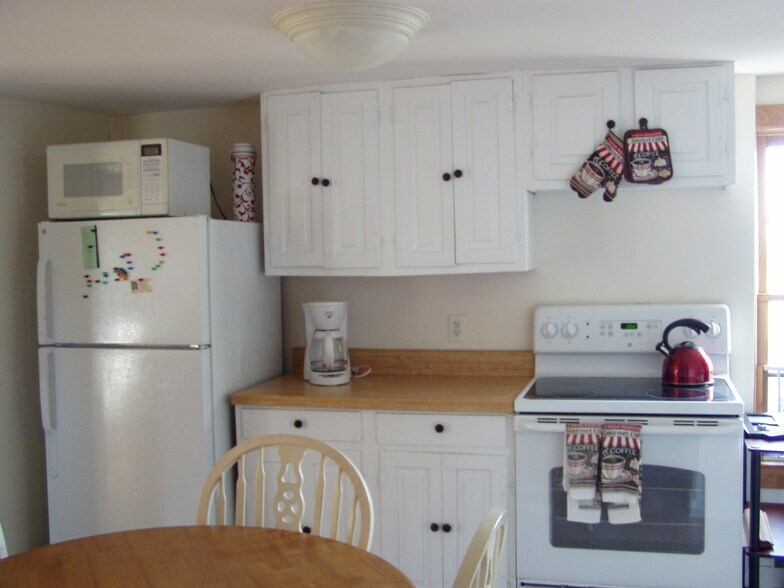 Kitchen - 30 Golden Hill St