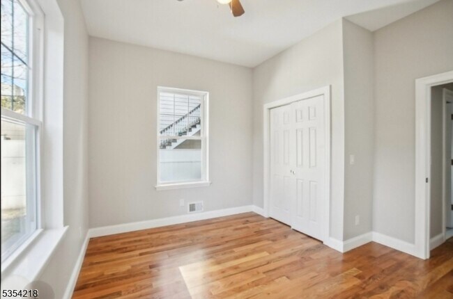 Building Photo - 81 N Grove St