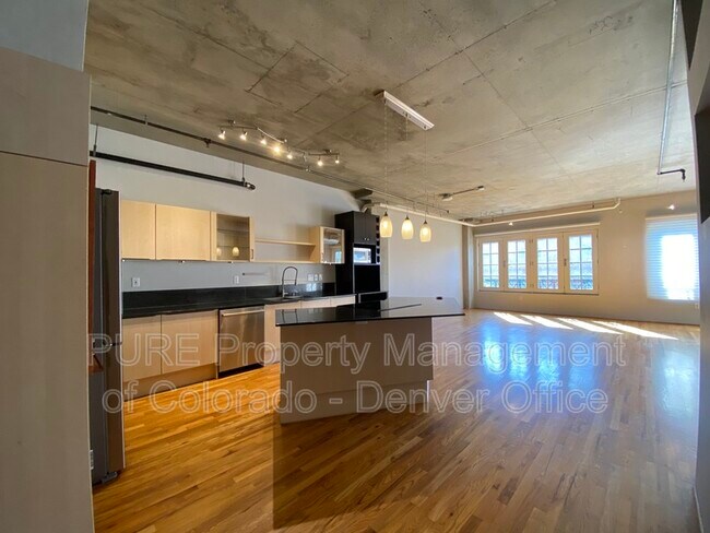 Building Photo - 1499 Blake St